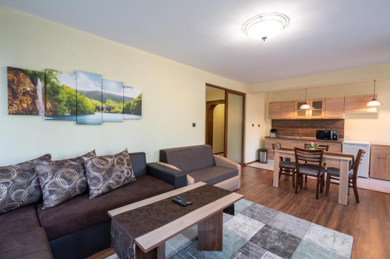 Family Hotel Preslav Екстер'єр фото