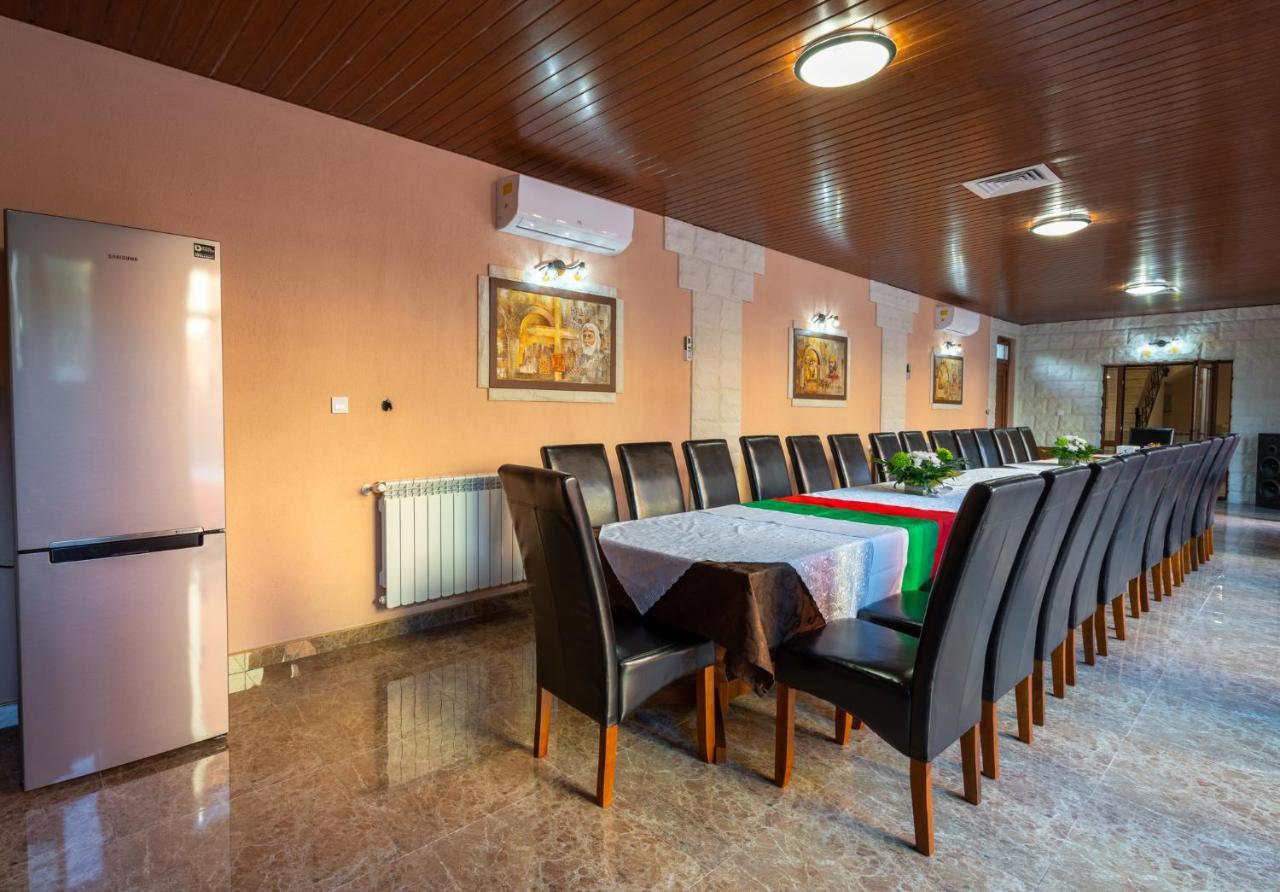 Family Hotel Preslav Екстер'єр фото